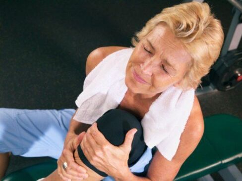 knee pain when playing sports;